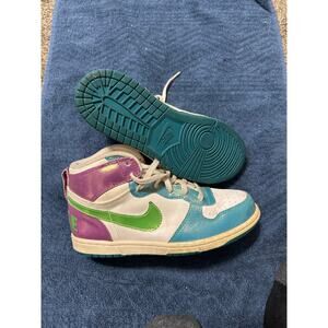 UNIQUE NIKE DUNKS HIGH TOP‎ PURPLE GREEN AND BLUE SIZE 3Y